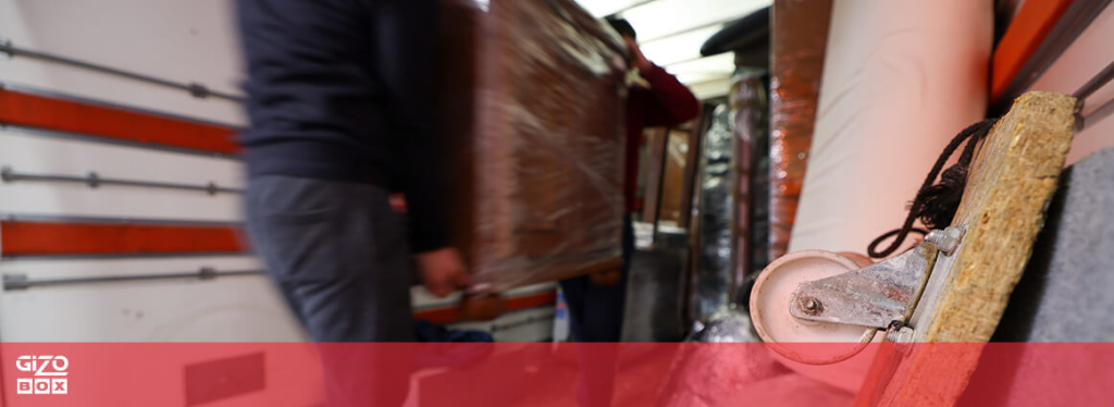 przenoszenie do przechowywania mebli self-storage
